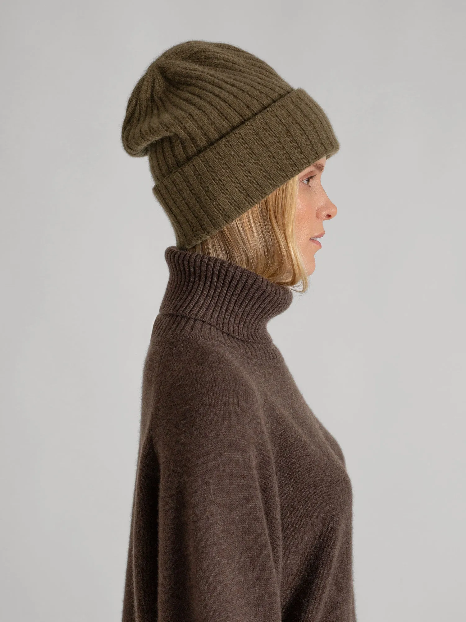Cashmere beanie "Oda" - hunter