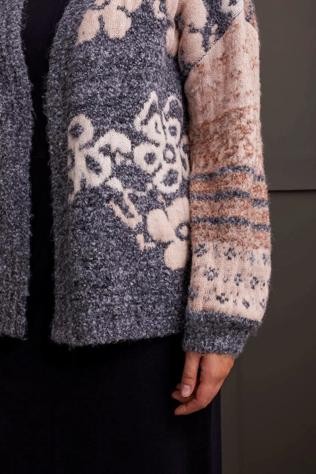 DOUBLE KNIT JACQUARD SWEATER CARDIGAN-Grey mix