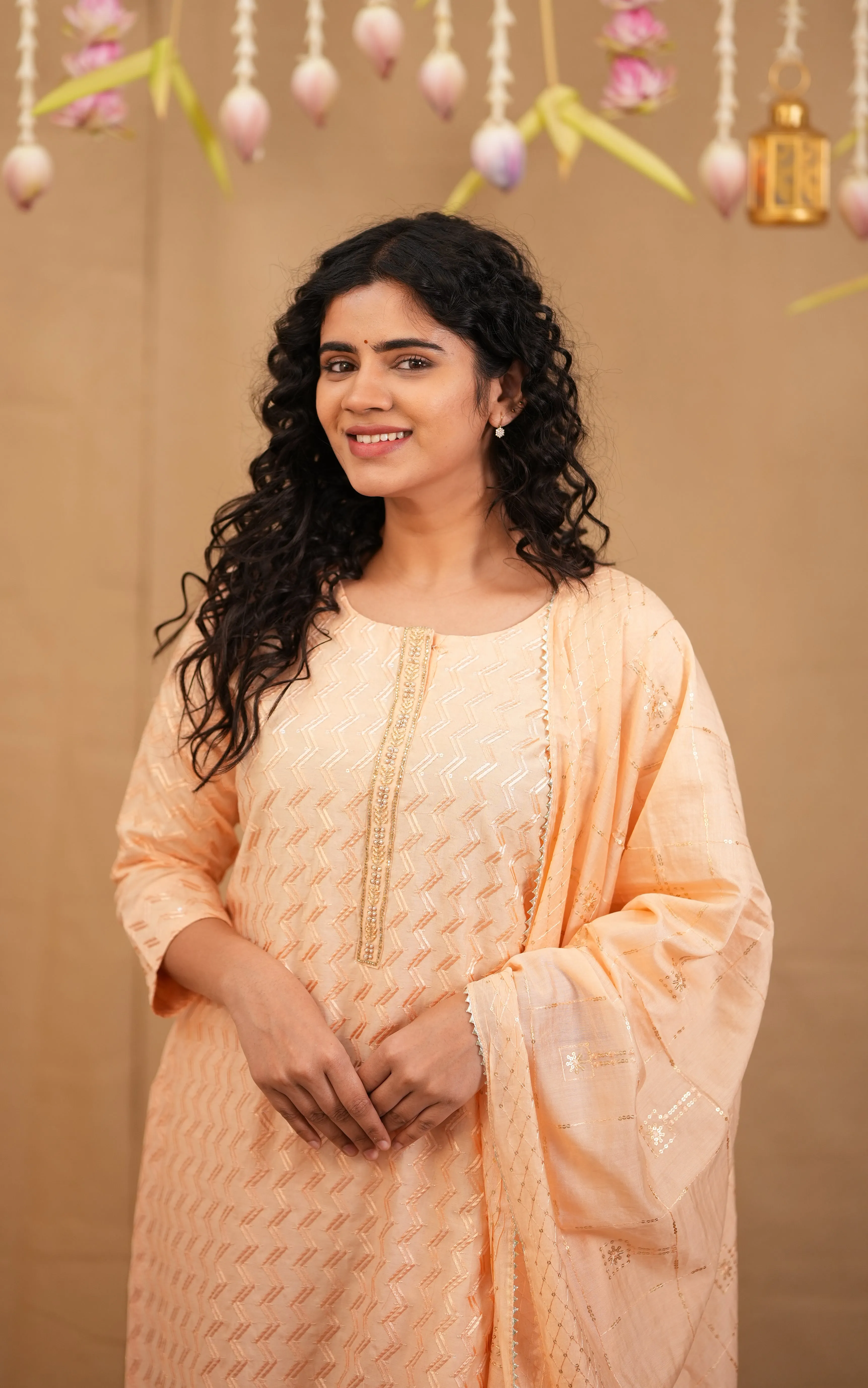 Jaanvi (Kurti Pant Dupatta)