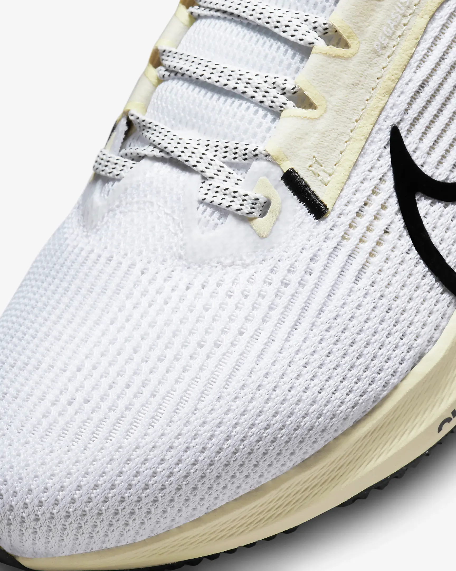 Nike Women's Pegasus 40 Shoes - White / Coconut Milk / Black