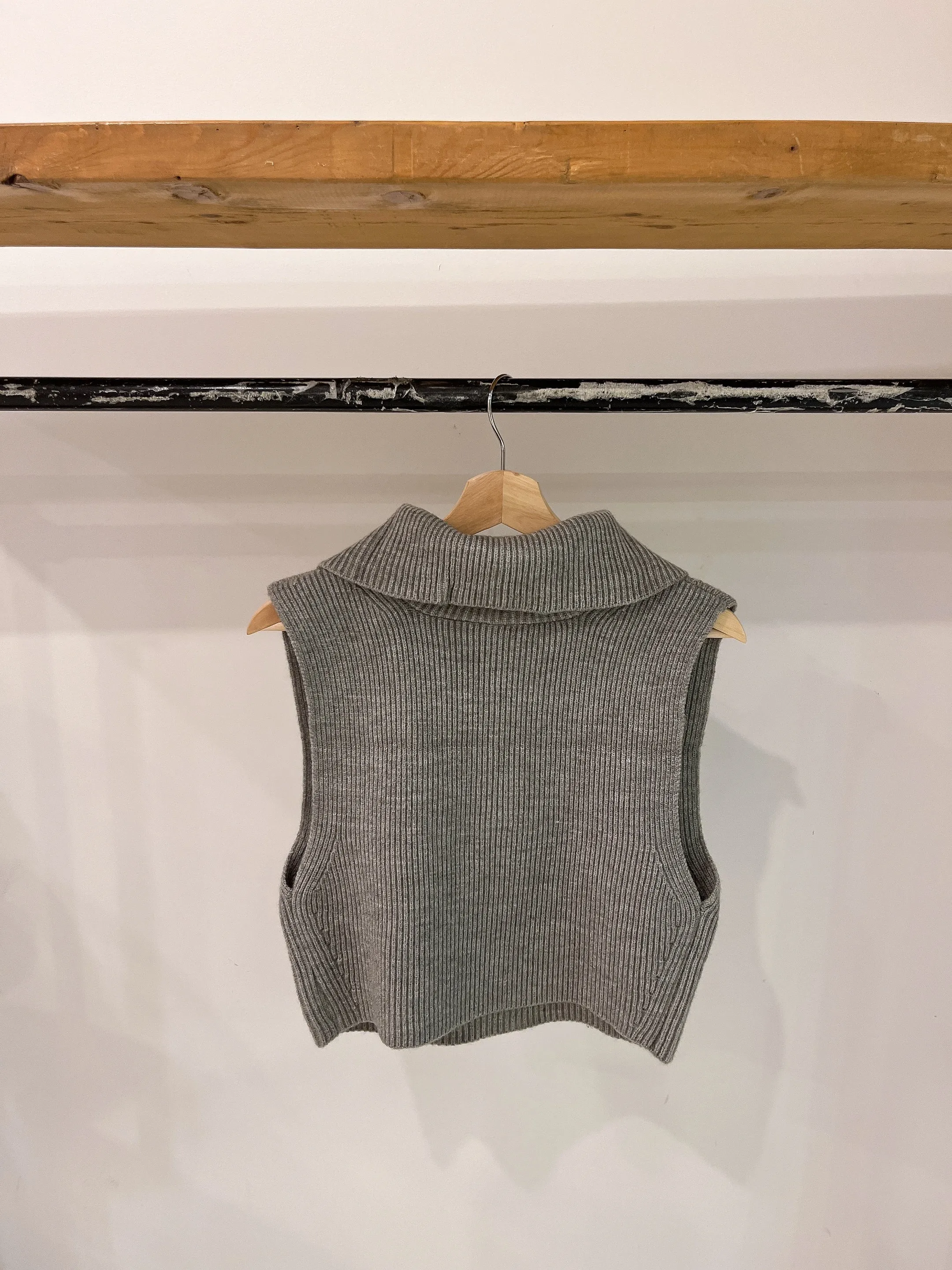 PURIA Zip up vest