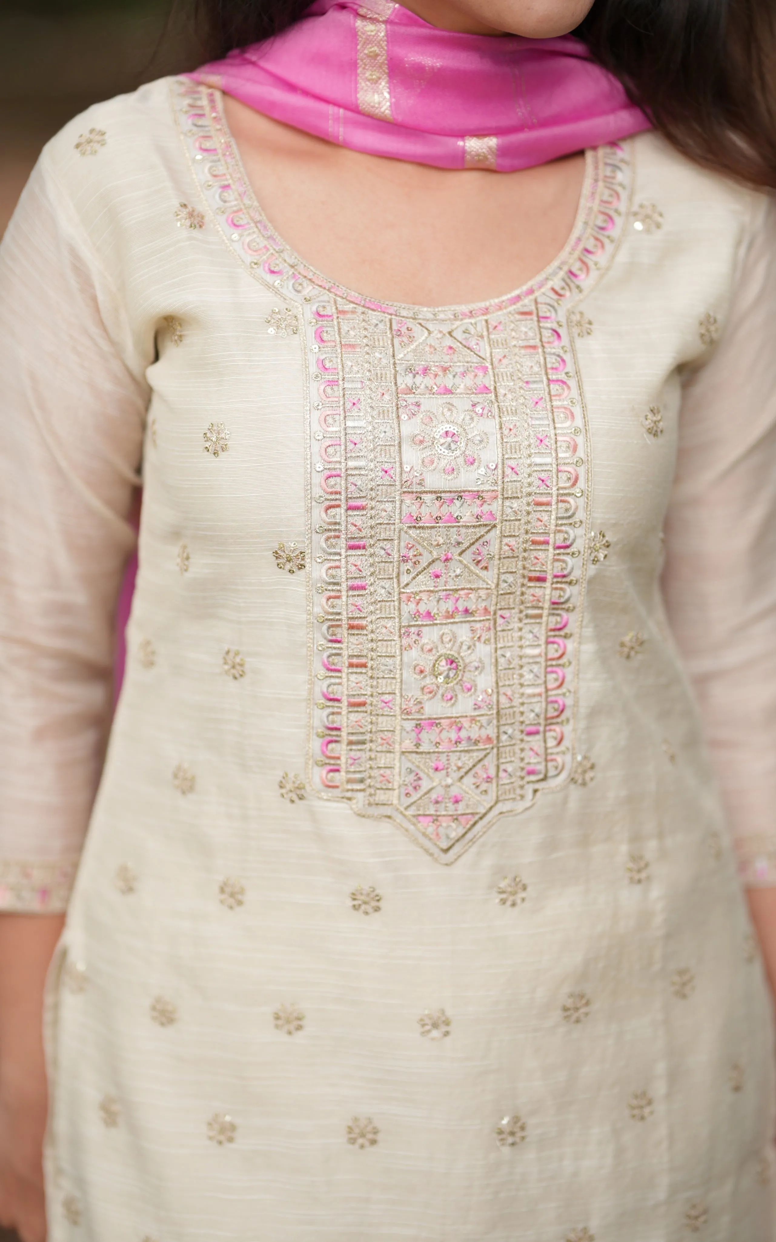 Sindhuja (Kurti Pant Dupatta)