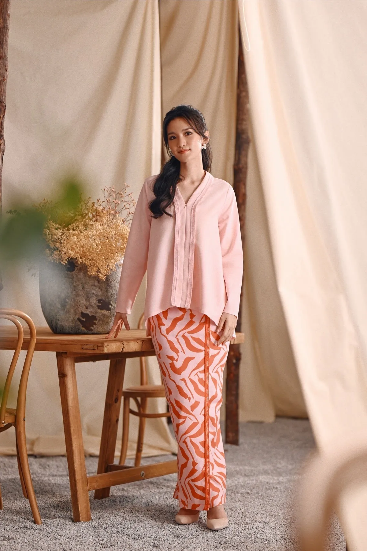 The Bayu Women Back Pleats Skirt - Explore