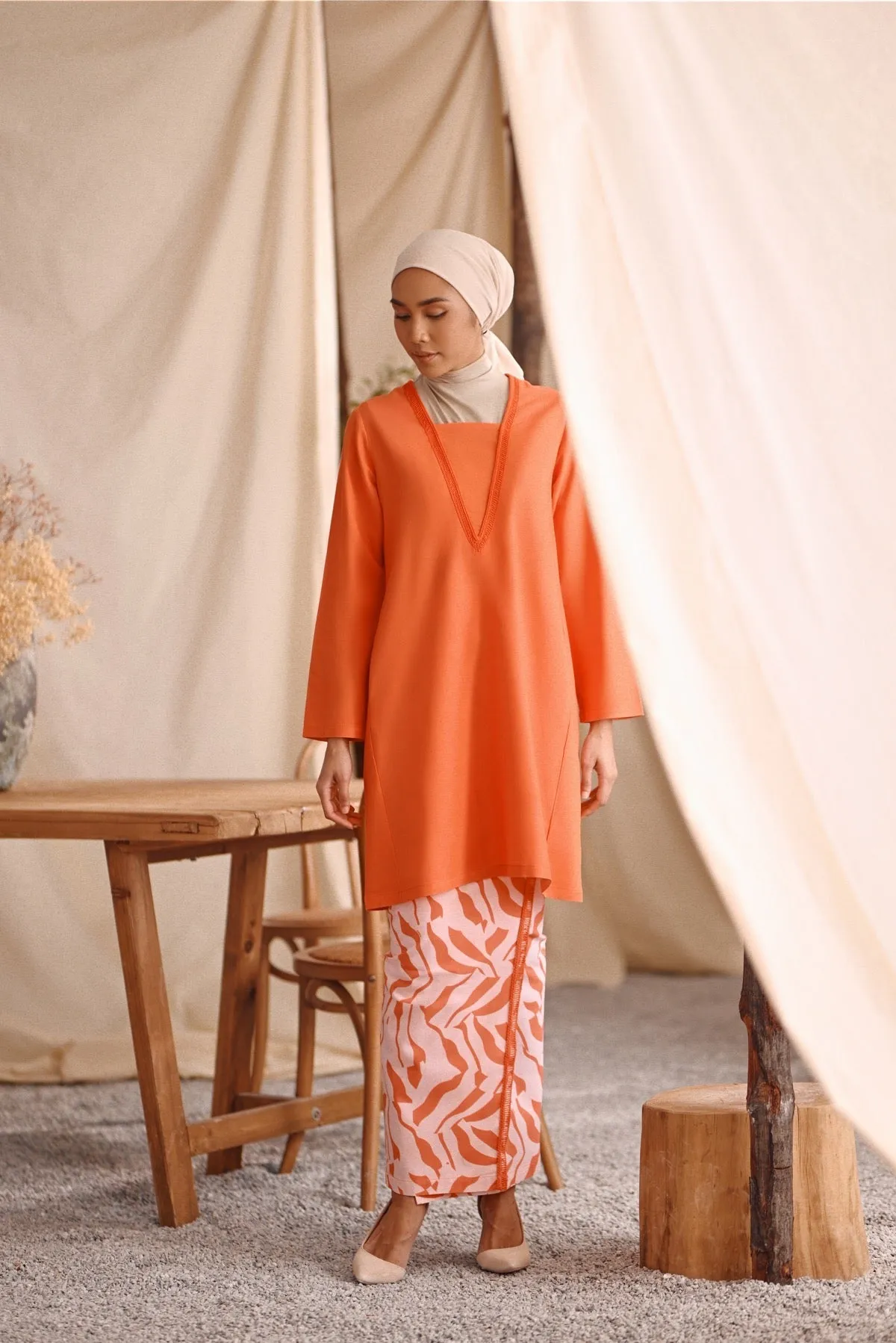 The Bayu Women Back Pleats Skirt - Explore