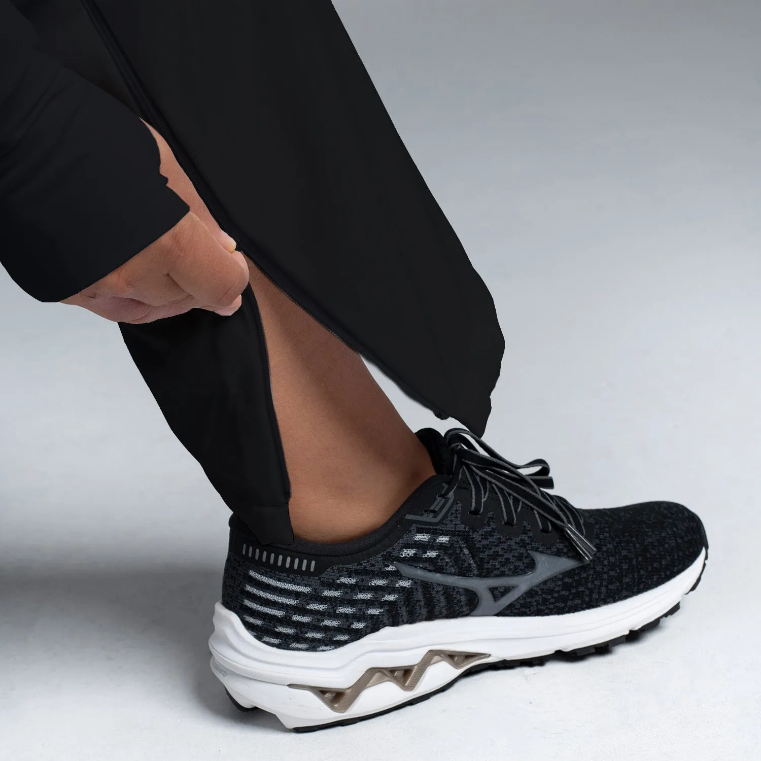 Valour Active Motion Track Pant - Black