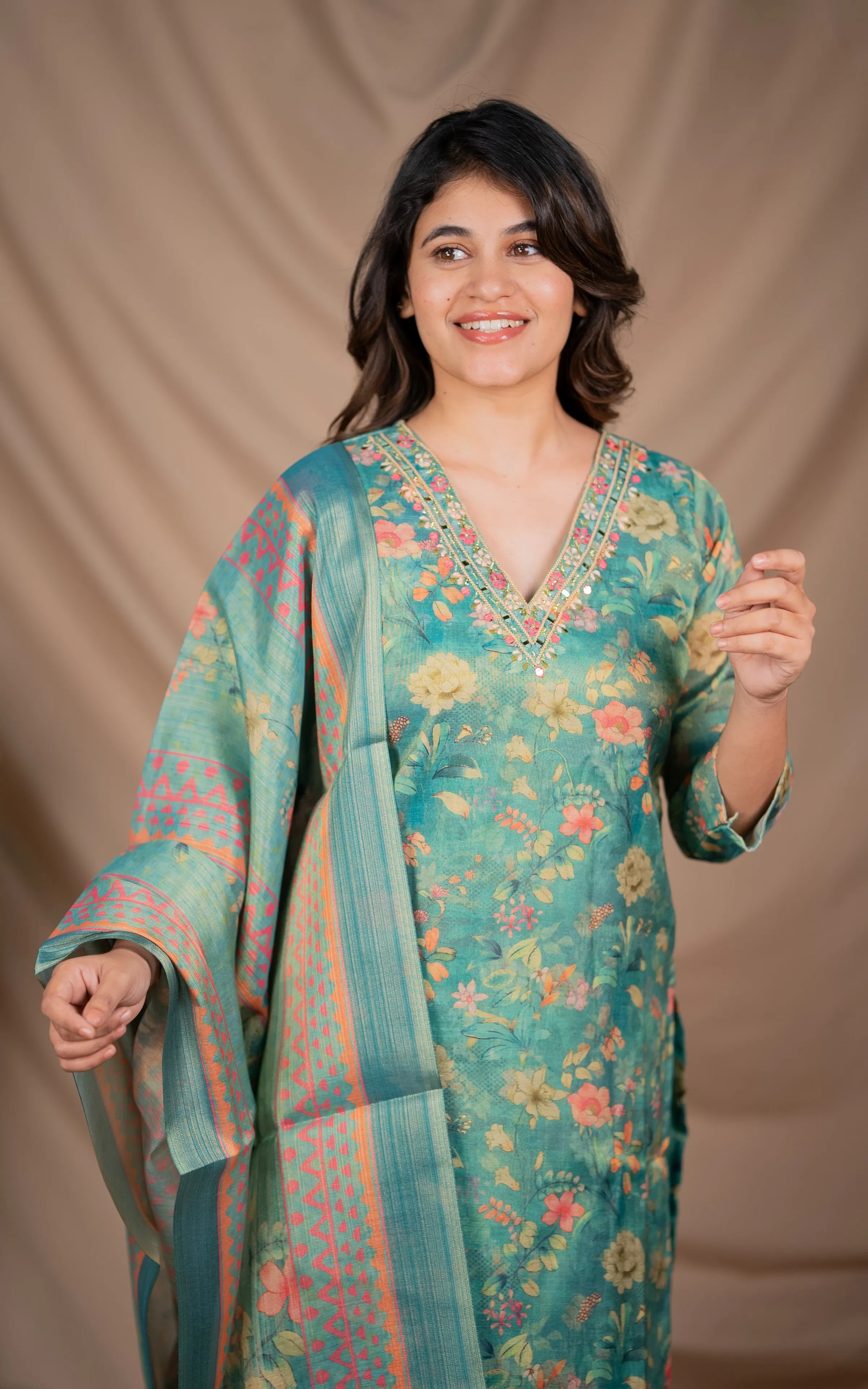 Yagavi Green (Kurti Pant Dupatta)