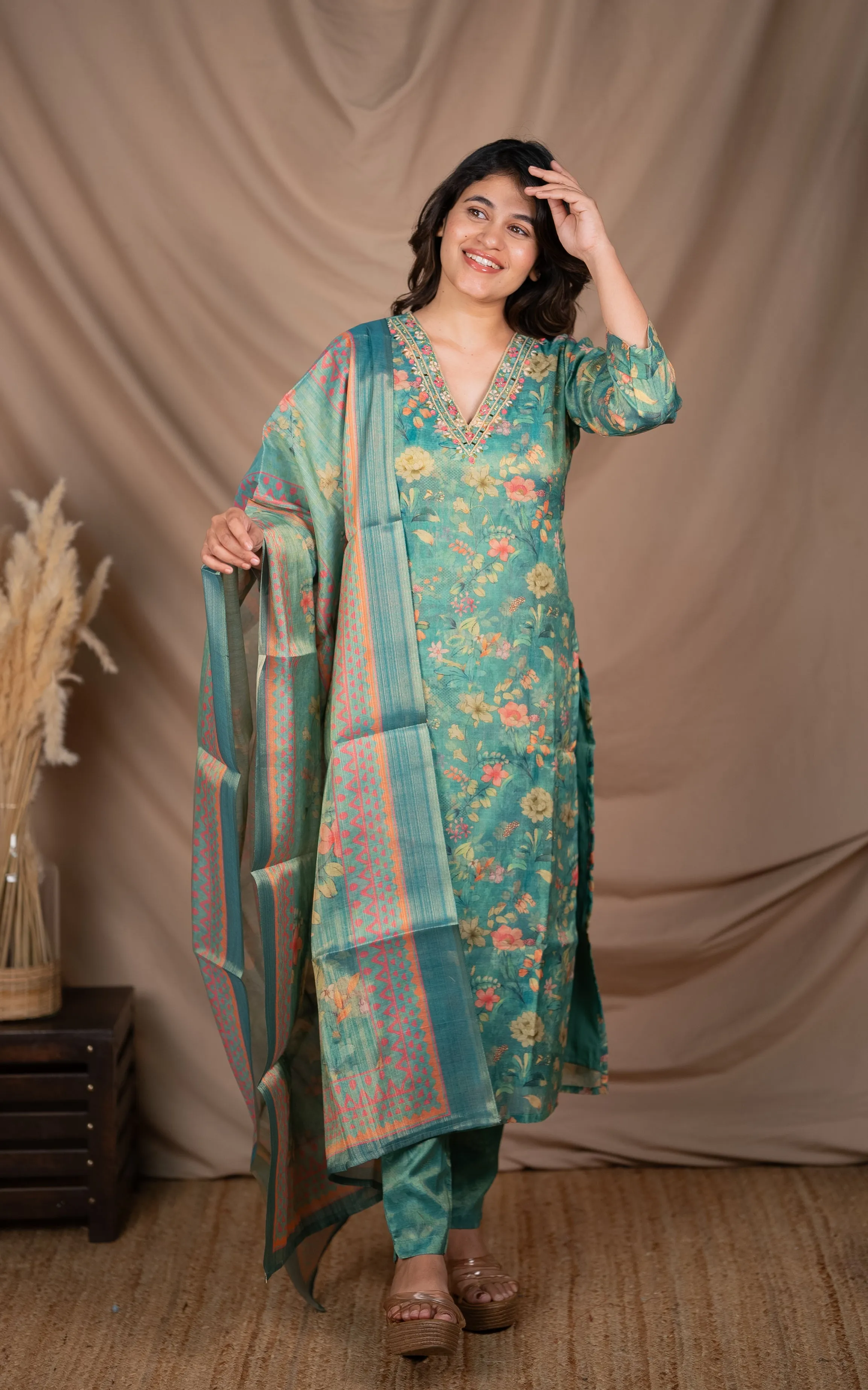 Yagavi Green (Kurti Pant Dupatta)