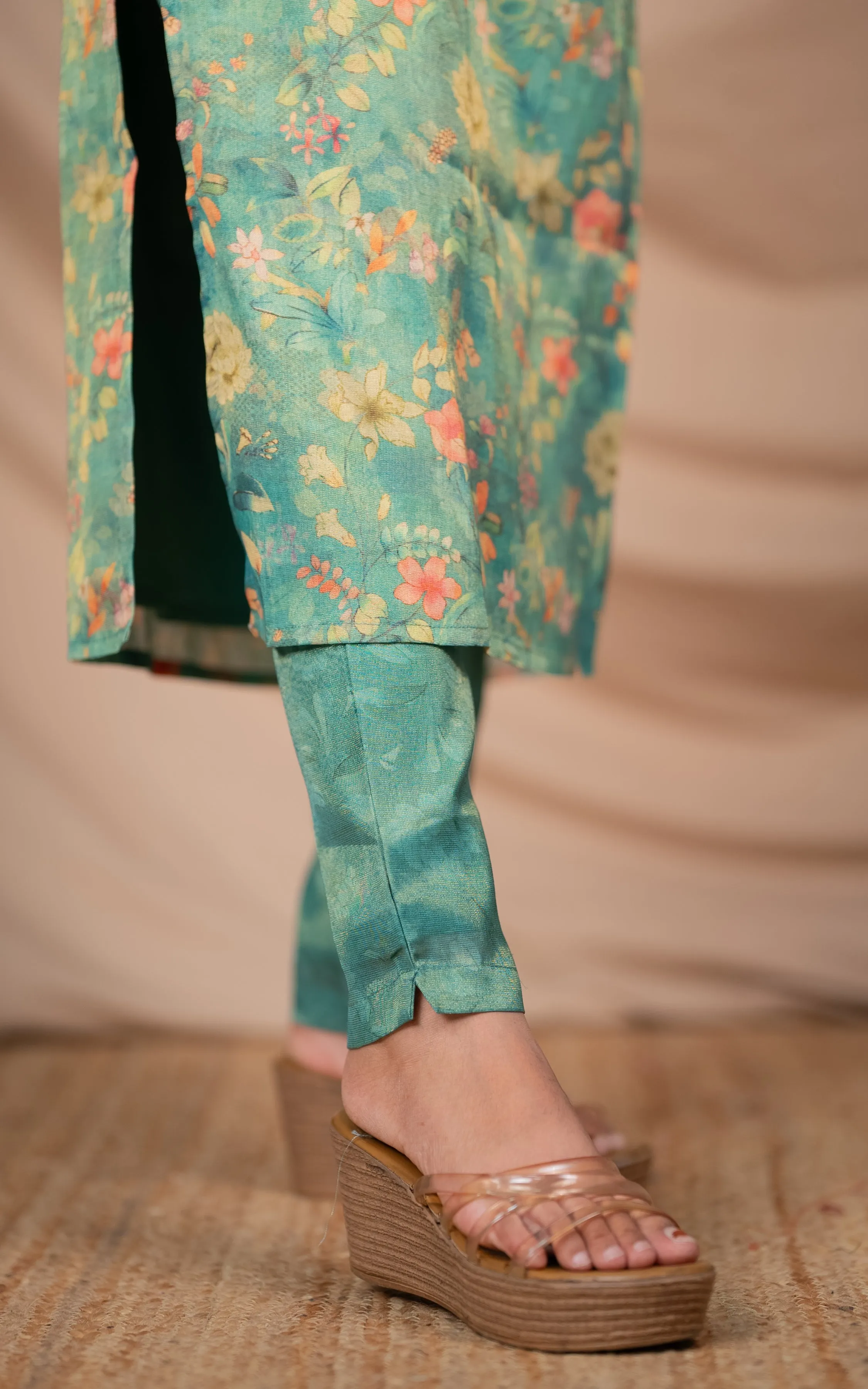 Yagavi Green (Kurti Pant Dupatta)