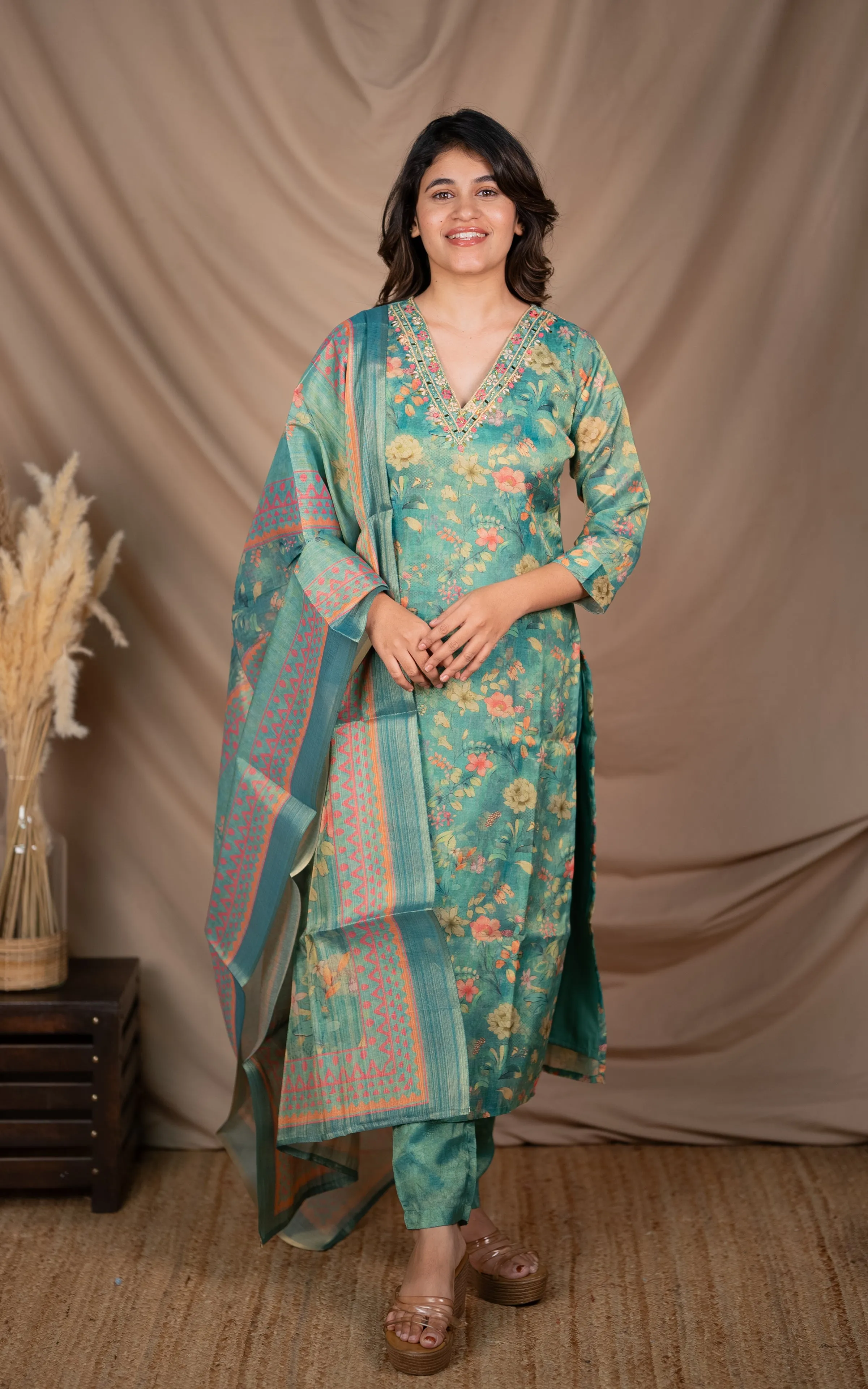 Yagavi Green (Kurti Pant Dupatta)